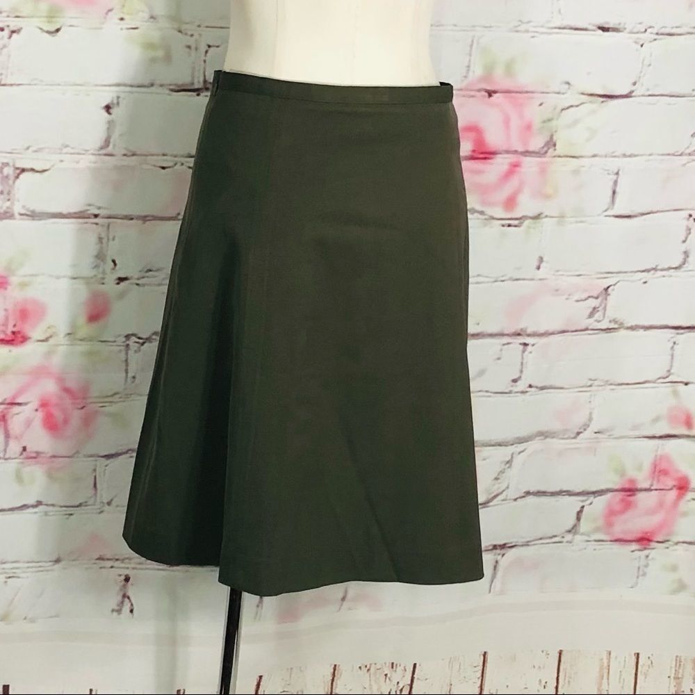 Burberry military green front pleated skirt - Picture 4 of 10